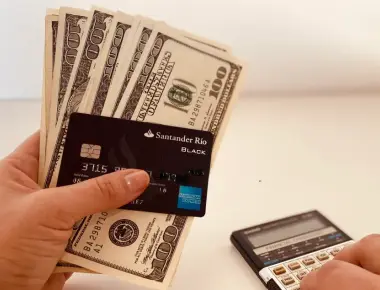 Fin del Impuesto PAIS: ¿Cómo Conviene Pagar los Consumos con Tarjeta en el Exterior?