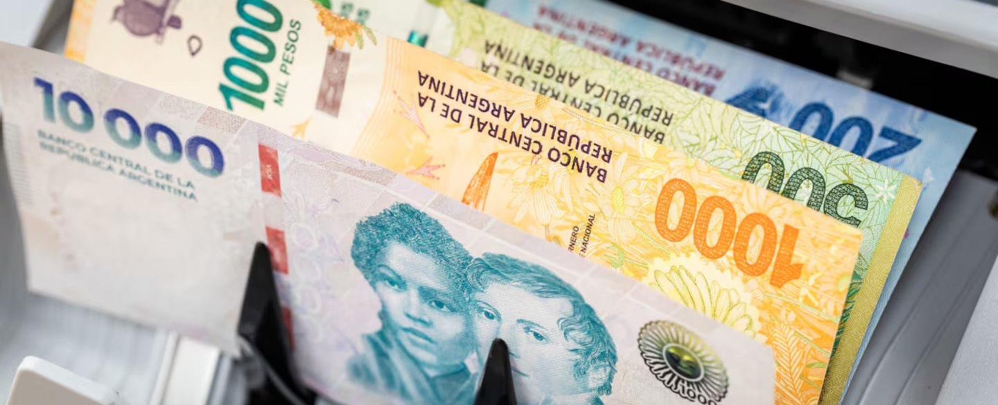 ¿Quiénes pueden pedir préstamos personales de $100.000.000 y qué tasas de interés se pagan en diciembre?